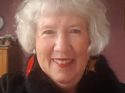 Dr Julie Finlayson